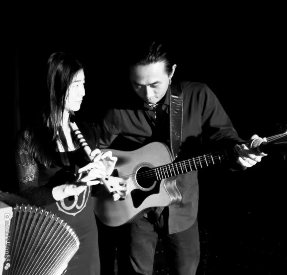 Bone + Jo @ Loft2-b&amp;w